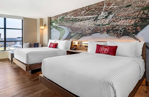 Buzzard Point Hotel | 3 Relaxing Units for Groups! Rooftop Lounge, Bar, Minutes to Nationals Park