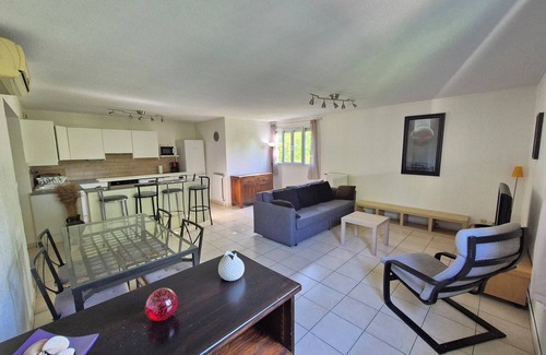 Antigone Apartamento | 3 habitaciones con aire acondicionado Antigone / Centro con estacionamiento