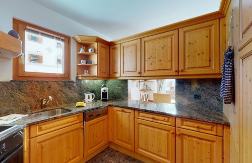 Celerina-Schlarigna Apartamento | Apartamento de 3 piezas en la planta baja con aprox