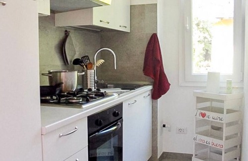 Brezzo di Bedero Apartamento | apartamentos de 3 habitaciones con cocina independiente y balcón en la playa