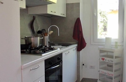 Brezzo di Bedero Apartamento | apartamentos de 3 habitaciones con cocina independiente y balcón en la playa