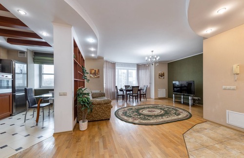 Minsk City Centre Apartamento | 3-room apartment on Nemiga