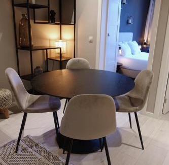 Stationsbuurt Noord Apartamento | 3 Room Luxury Design Apartment with Airconditioning, Close to Gent St-Pieters Station