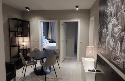 Stationsbuurt Noord Apartamento | 3 Room Luxury Design Apartment with Airconditioning, Close to Gent St-Pieters Station