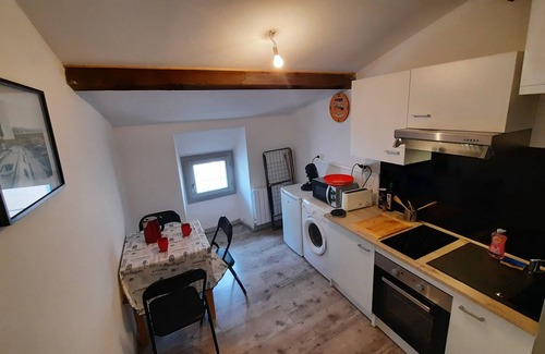 Privas Apartamento | 3-room suite, bedroom/kitchen/bathroom for 1 to 3 people