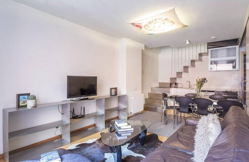 el Fort Pienc Apartamento | 3 habitaciones Barrio Gótico Duplex, Terraza y Piscina - 8 pax - WiFi gratis