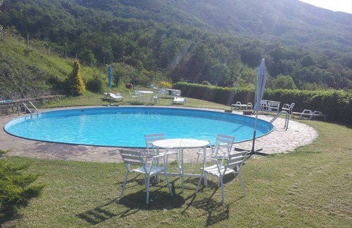 Castelfranco di Sopra Apartamento | Piso de 3 habitaciones en un verde valle de la Toscana