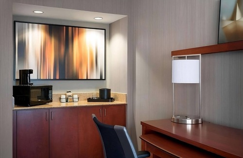 Torrance Hotel | 3 Roomy Units, Pool, Pets Are Welcome! Minutes From Hermosa Beach