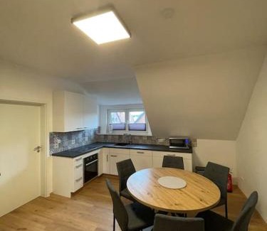Hagenburg Apartamento | 3 Schlafzimmer l Südbalkon l Waldrand l Saniert
