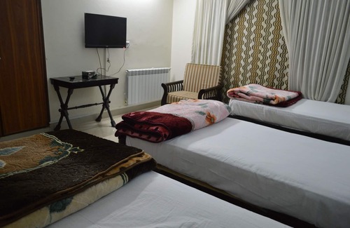 Islamabad Casa | 3 single bed with extra mattress