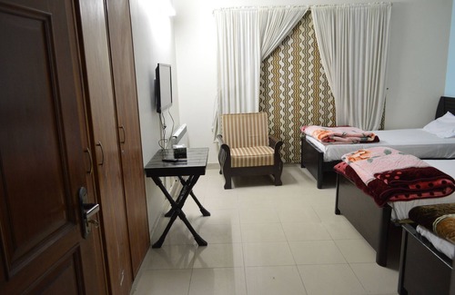 Islamabad Casa | 3 single bed with extra mattress