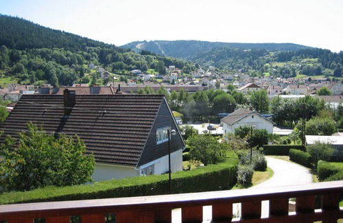 Gerardmer Chalet De Esquí | 3-star chalet in Gérardmer, sleeps 4 + baby equipment.
