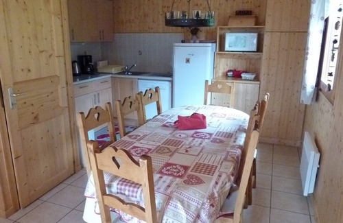 Station de Drouzin le Mont Chalet De Esquí | Chalet de 3 estrellas con gran terraza, garaje y acceso a senderismo