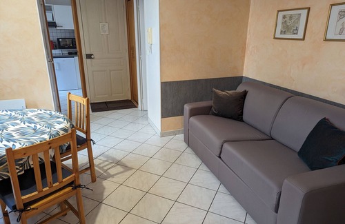 Bourbonne-les-Bains Cabaña | Apartamento de 3 estrellas con terraza y todas las comodidades cerca de los baños termales