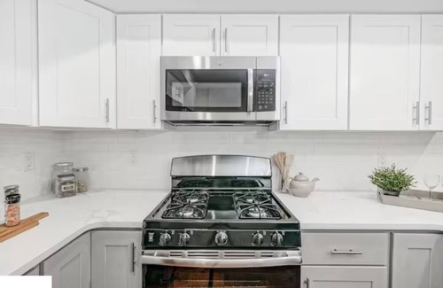 Washington Square West Casa | 3 Stories - New Construction Broad St/South St