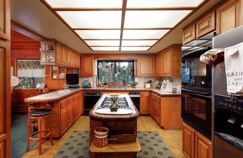 Crestline Cabina | 3-story near Big Beark, Lake Arrowhead