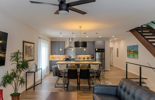 Home Park Casa | 3-Story Tumlin home near GA Tech