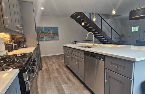 Home Park Casa | 3-Story Tumlin home near GA Tech
