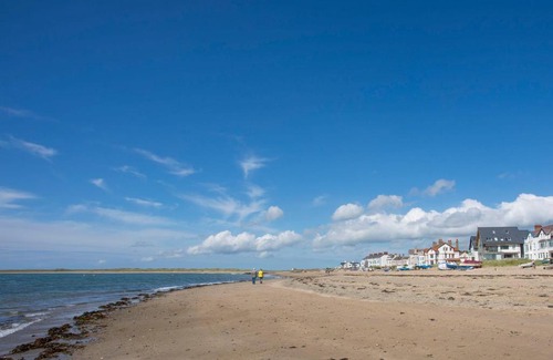 Llanfaelog Casa | 3 Tai Newydd