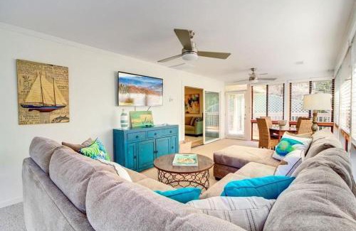 Twin Oaks Casa | 3 Twin Oaks Lane by AvantStay Beach Access Sunroom Great Location
