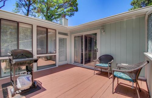 Twin Oaks Casa | 3 Twin Oaks Lane by AvantStay Beach Access Sunroom Great Location