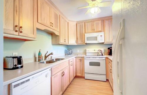 Twin Oaks Casa | 3 Twin Oaks Lane by AvantStay Beach Access Sunroom Great Location
