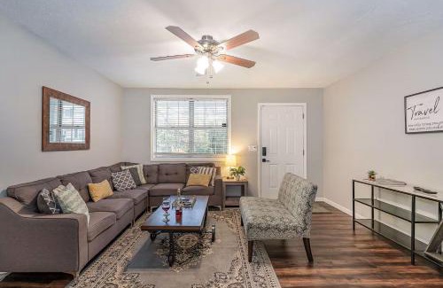 Nashville Apartamento | 3 Units - Sleeps 24 - Mins to Downtown and Airport