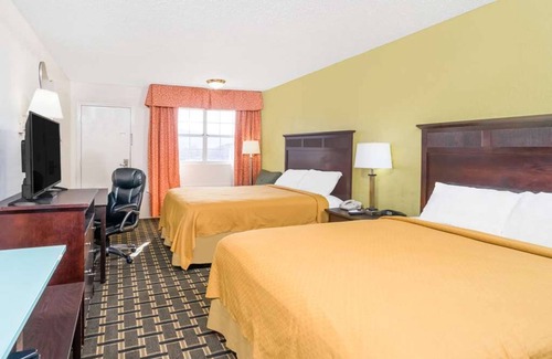 Lookout Valley Neighborhood Association Hotel | 3 Units with Pool Access, Parking, Pets Allowed! Close to Rock City