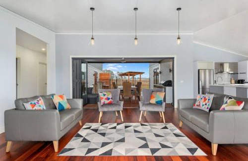 Mansfield Casa | 3 WISE MONKEYS, MANSFIELD