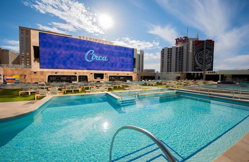Downtown Las Vegas Apartamento | 3 x Bunk Pads at Circa Resort & Casino