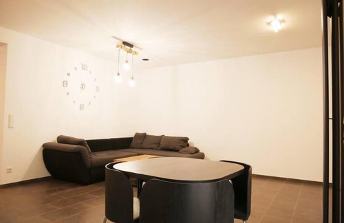 Gruenstadt Apartamento | 3 ZKB Einliegerwohnung im Neubau (73m²) mit Ladesäule