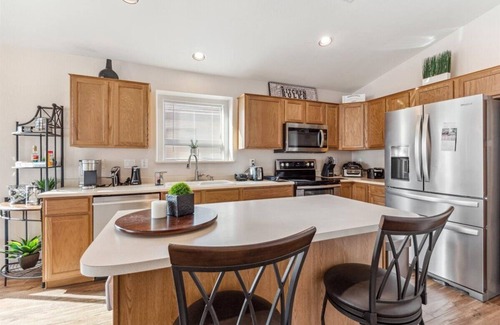 Wigwam Creek North Casa | 30-day min. stay, pet friendly, 10 min from area attractions!