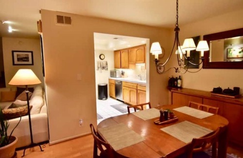 Oak Park Casa | 30 day minimum: Beautiful Upper West Townhome