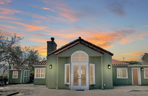 Malibu Casa | 30 Discount on Malibu's Private Retreat +Dogs