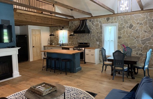 Nauvoo Casa | ¡Nauvoo azul! TODO NUEVO remodelación!