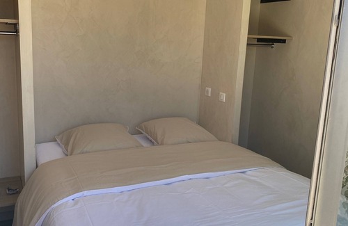 Gemenos Casa | 30 m2 luxury lodge with pool and Jacuzzi for 2 people ONLY