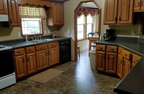 Pearisburg Cabina | The Creekside Lodge en Walker Creek Retreat