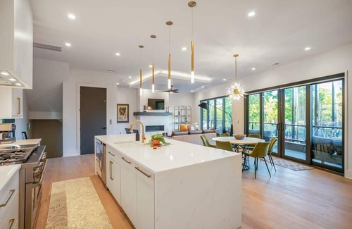 Sylvan Park Casa | 30 Night + Luxurious Green Hills Gem!