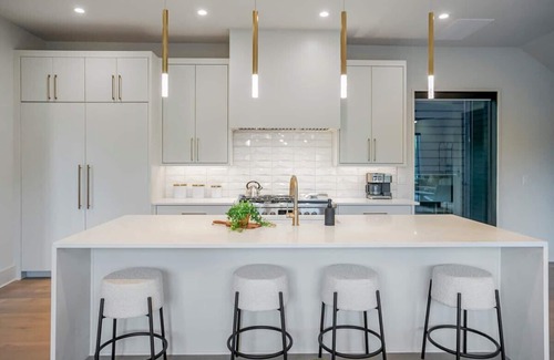Sylvan Park Casa | 30 Night + Luxurious Green Hills Gem!