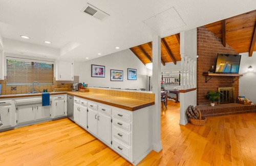 Oxnard Shores Casa | 30+ Night Stay! Great Location, Walk2Sand, Patio View