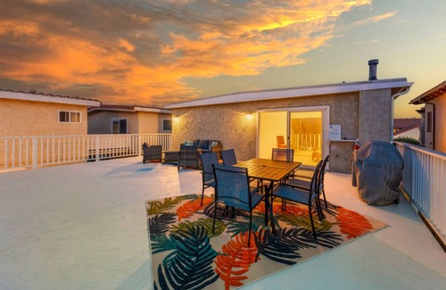 Oxnard Shores Casa | 30+ Night Stay! Great Location, Walk2Sand, Patio View