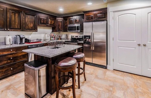 Ogden Casa | 30% OFF PROMO! East Ogden Dream, Newly Built, BBQ, Patio, Views, Dedicated Spa!