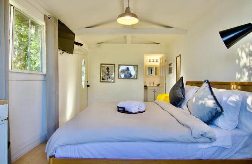 Central Malibu Apartamento | 30 PCT OFF! Malibu Charming Suite, Ocean View, King Bed
