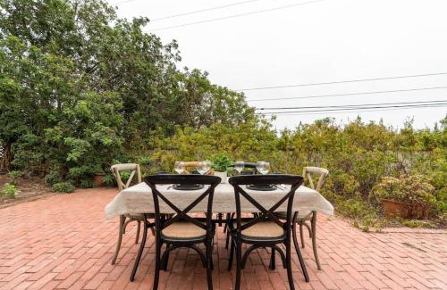 Central Malibu Casa | 30 PCT OFF! Malibu Villa, Ocean View, Beach, Hiking