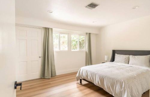 Central Malibu Casa | 30 PCT OFF! Malibu Villa, Ocean View, Beach, Hiking