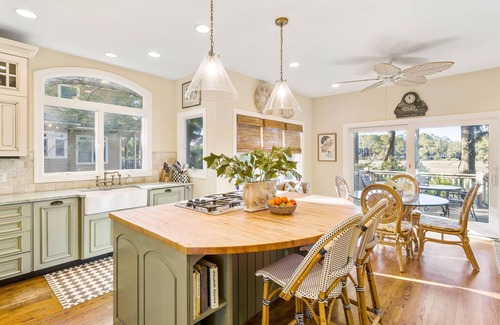 Vanderhorst Plantation Casa | 30 Salt Cedar: 3BR Home, Screened Porch, Bike to Beach, Bikes/Beach Gear Credit