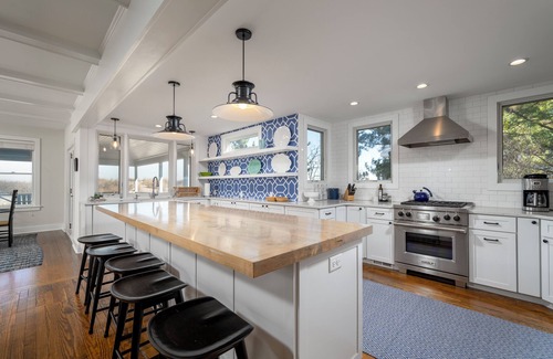 Lewes Casa | 300 Bay Avenue - Bayfront on Lewes Beach!