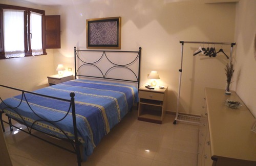 San Vero Milis Villa | A 300 metros de la playa de S'arena Scoada, 5 camas, 2 baños, barbacoa.
