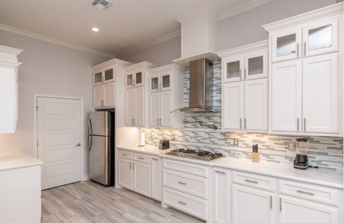 South Side Casa | 300) Pet friendly/ fenced yard!