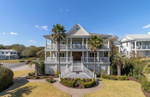 Isle of Palms Casa | 3001 Palm Boulevard by AvantStay Across From Beach Ocean Views